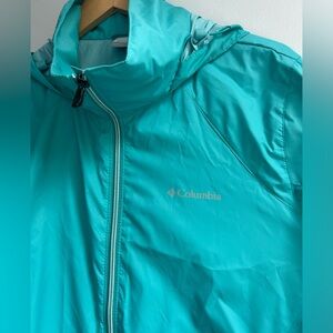 COLUMBIA women’s size medium fall wind jacket